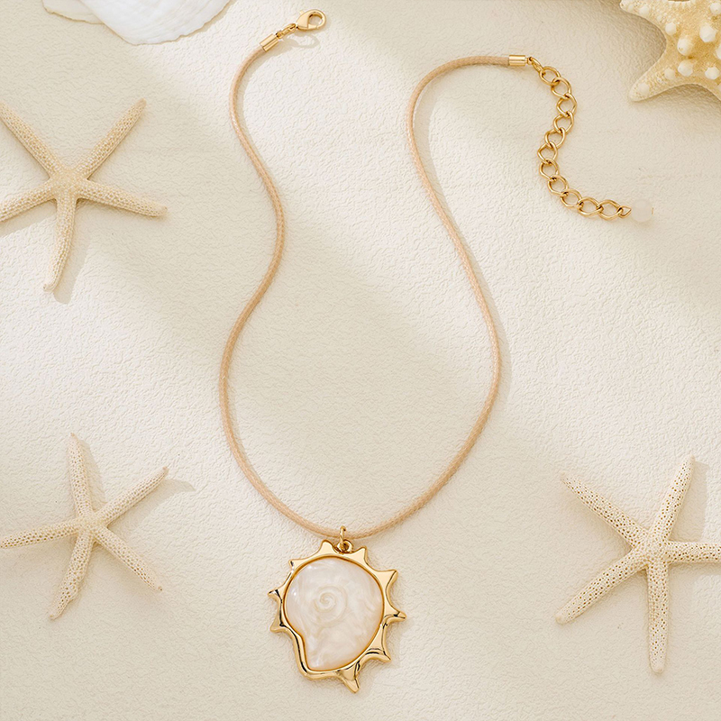 Lucky Wheel Shell Set - Oceanic Elegance Necklace & Earrings 7 lucky wheel shell pendant necklace – ocean inspired minimalist jewellery